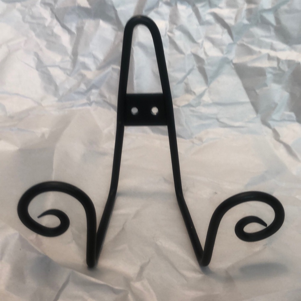 Ganz Decorative Wrought Iron Wall Mount Plate, Bowl, Platter Holder 5x5.5x2.5”